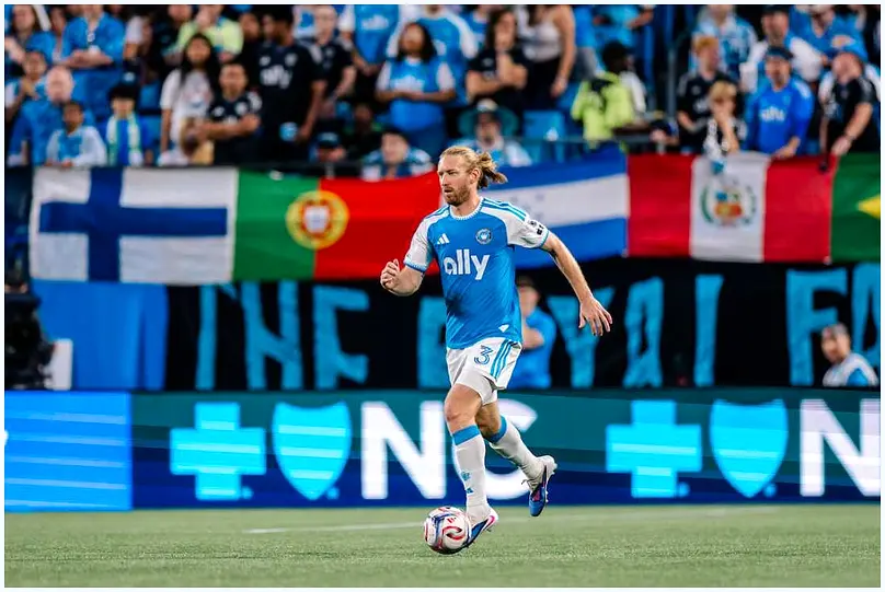 Tim Ream, US Soccer's Unlikely Anchor, Carries the Weight of a Nation's World Cup Dreams - Image 1